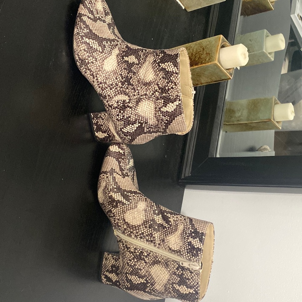 Boots size 6.5